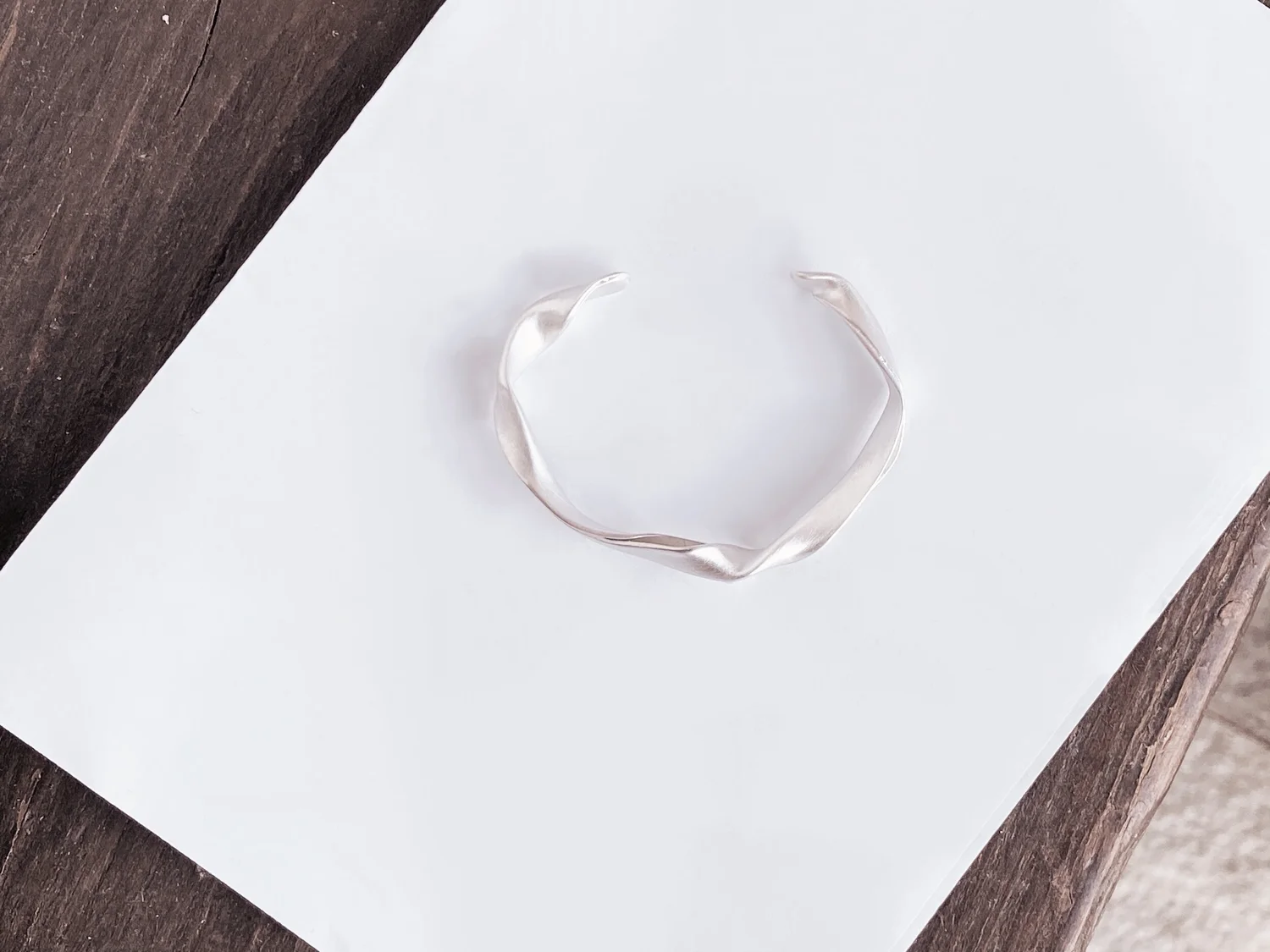 Khám Phá Thế Giới Đầy Màu Sắc Của giá vàng mi hong hom nay - Điều Gì Khiến Nó Trở Nên Đặc Biệt?